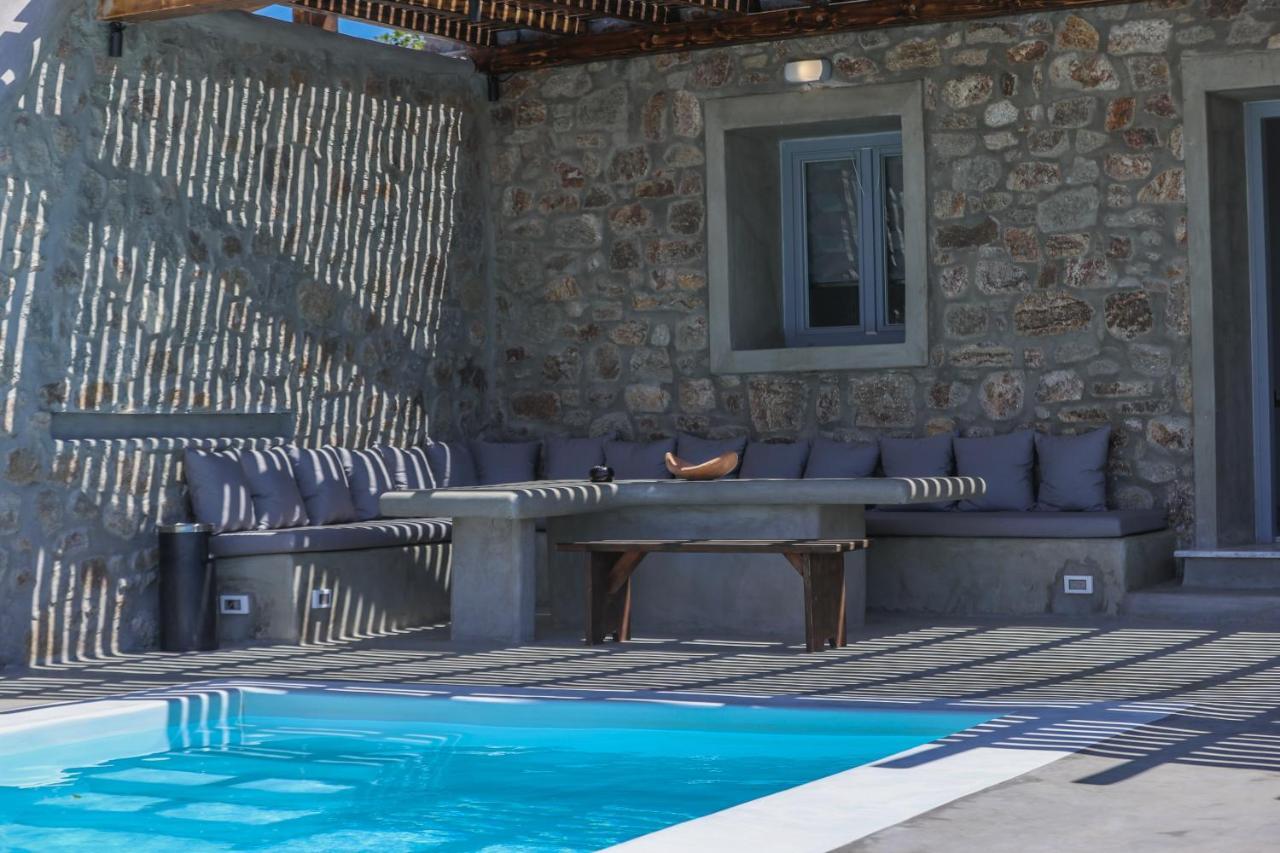 The George With Private Pool, Close To - Chora Villa