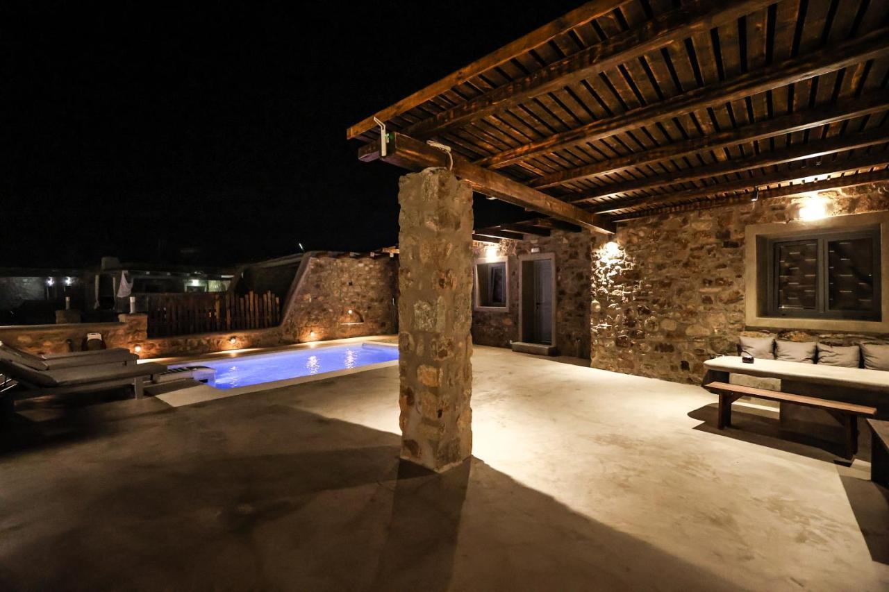 The George With Private Pool, Close To - Chora Villa