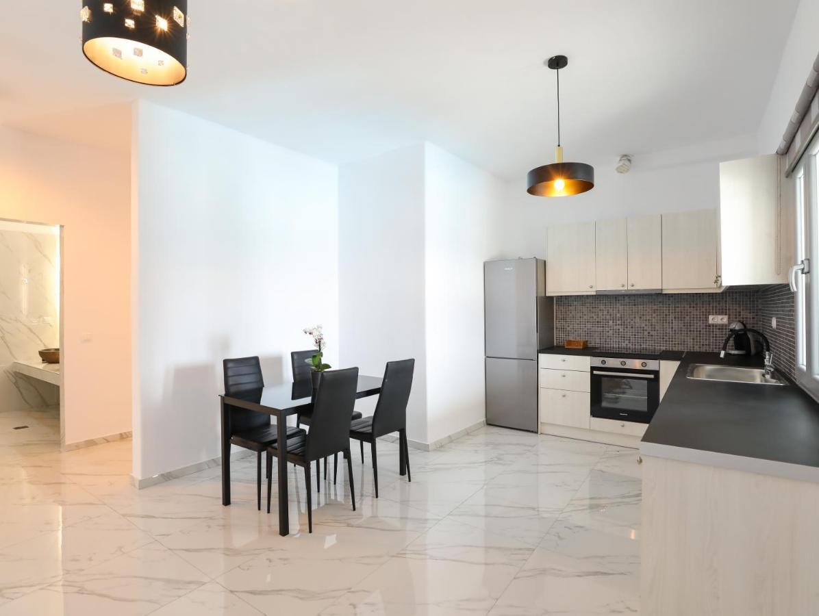 The George With Private Pool, Close To - Chora Villa *