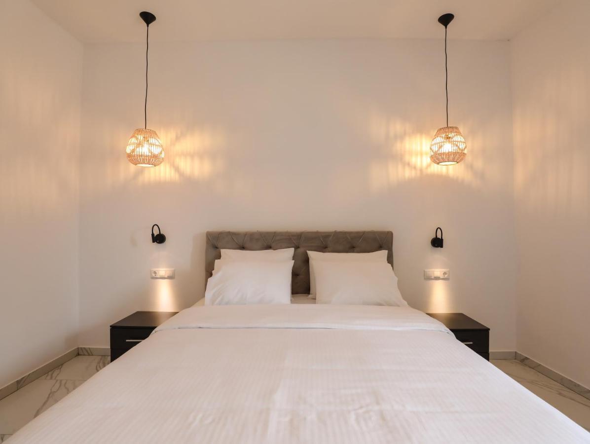 The George With Private Pool, Close To - Chora *