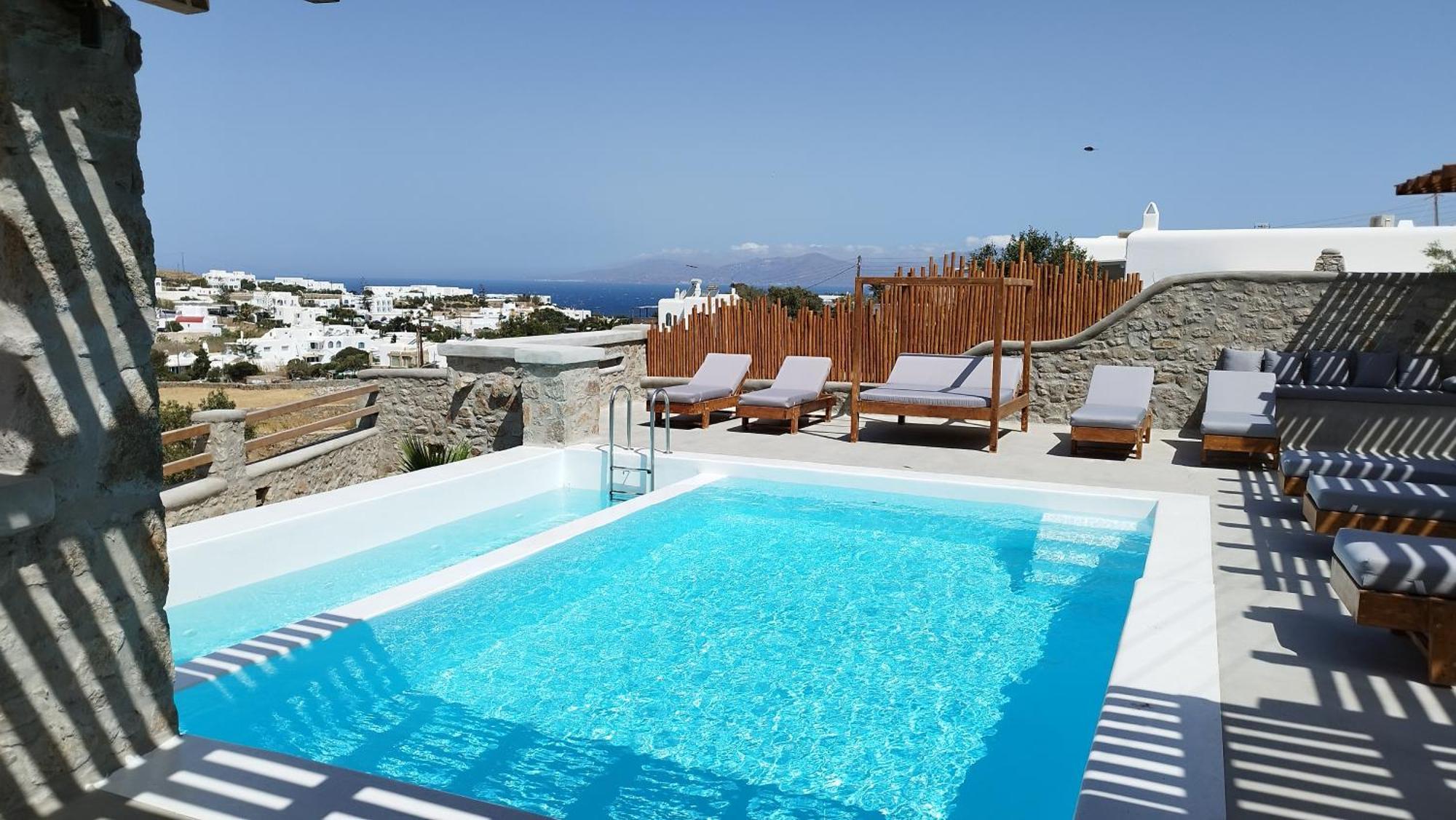 The George With Private Pool, Close To - Chora *